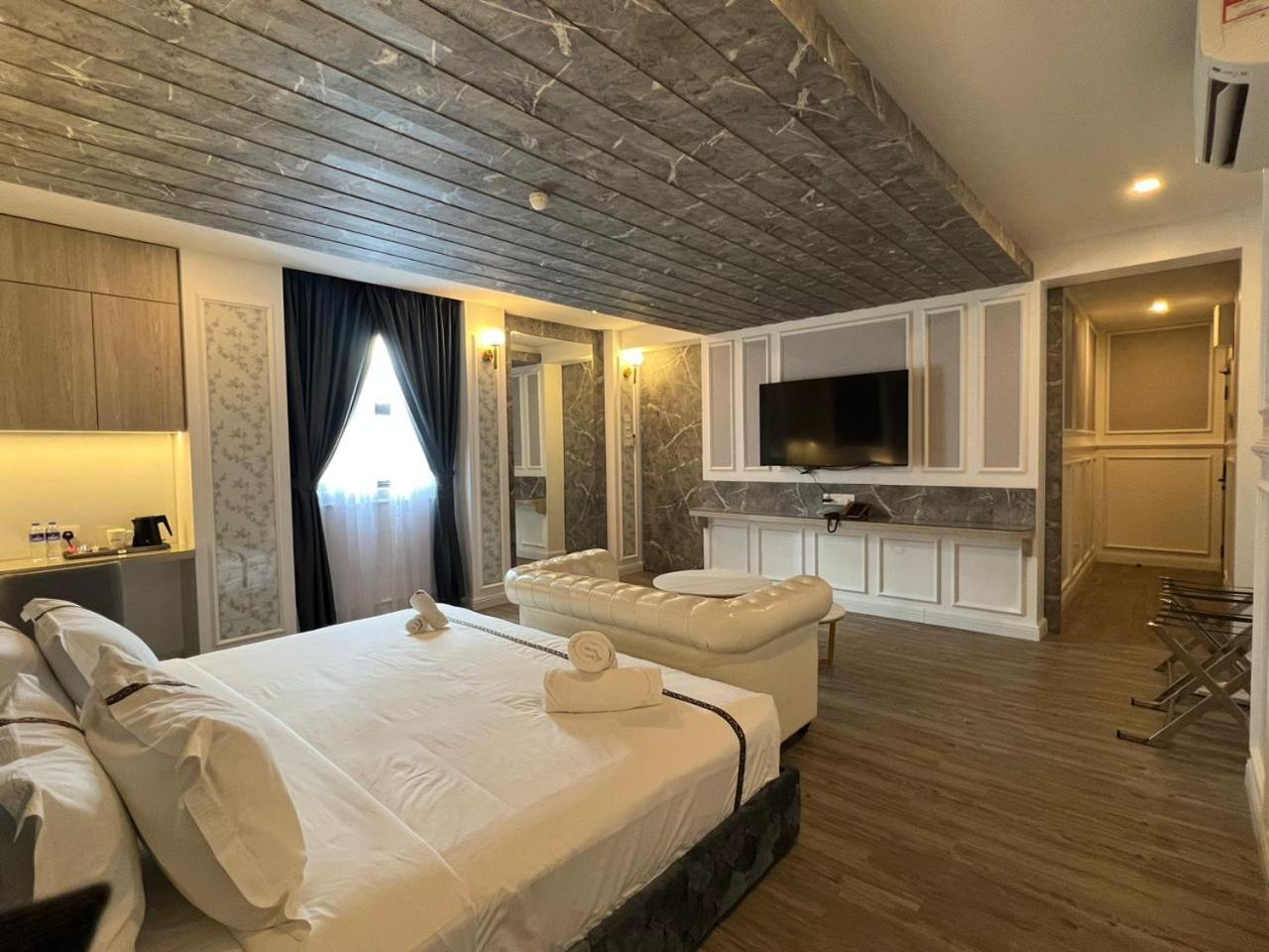Frazel Heritage Hotel Alor Setar Room photo